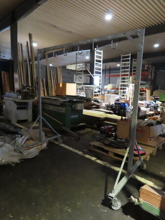 Tørrestativ med kroge til ophæng 