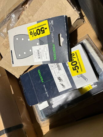 Indholdet på pallen