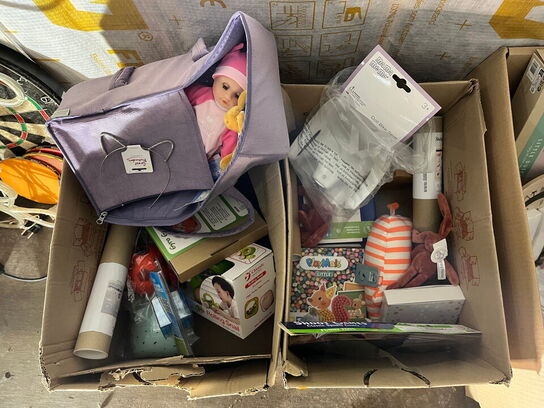 6 stk. kasser med indhold