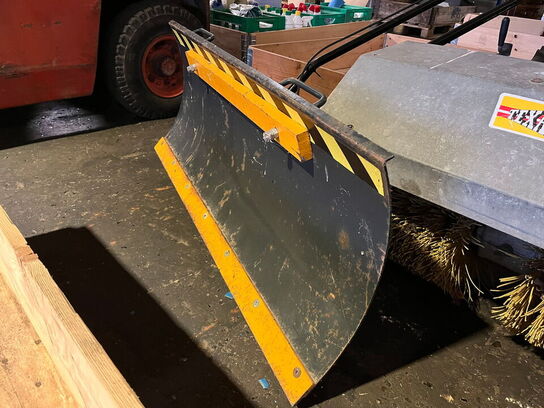 Redskabsbærer, TEXAS PRO TRAC 700,  med kost og skrabeblad