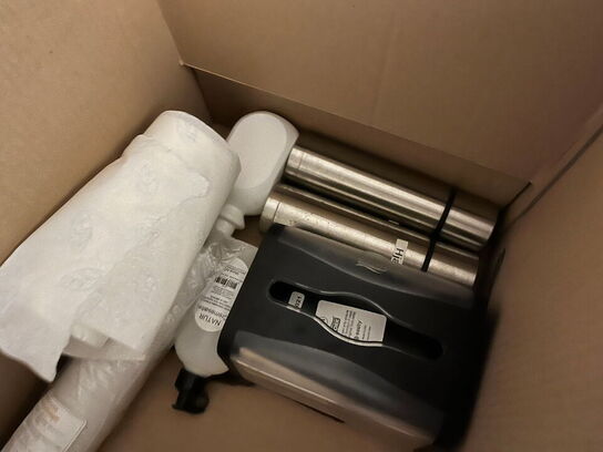 2 stk. kasser med indhold