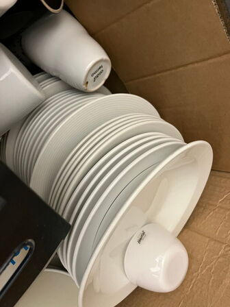 4 stk. kasser med indhold