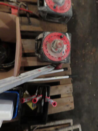 Indholdet på pallen