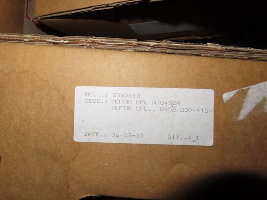 7 stk. el-motorer KPL N/6452A samt lader