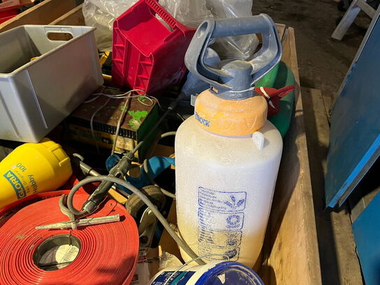 Indholdet på pallen