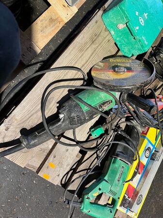 Indholdet på pallen