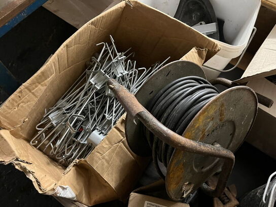 Indholdet på pallen