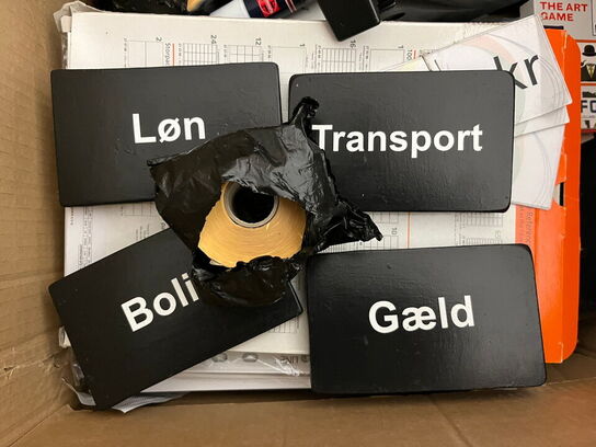 4 stk. kasser med indhold