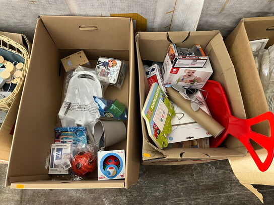 6 stk. kasser med indhold