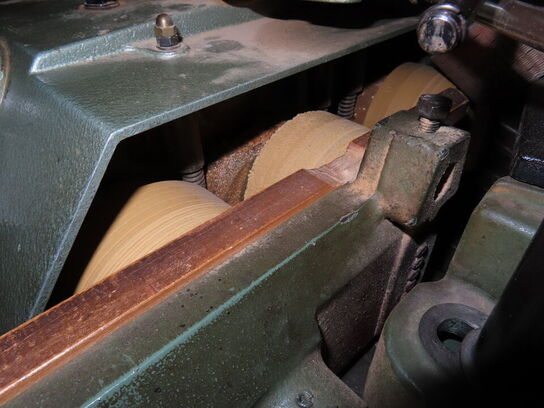 Fræser med fremfører, UNIVER SF 900 og fremfører 508