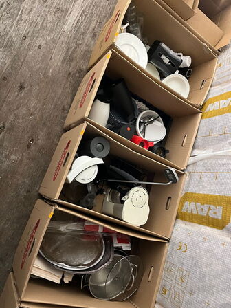 4 stk. kasser med indhold