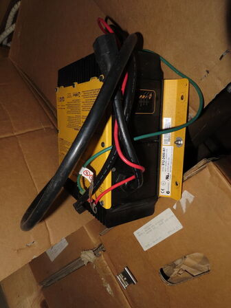 7 stk. el-motorer KPL N/6452A samt lader