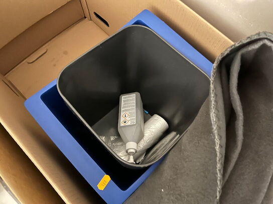 4 stk. kasser med indhold