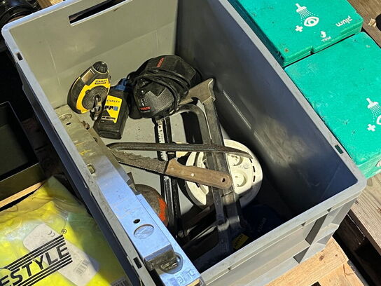 Indholdet på pallen