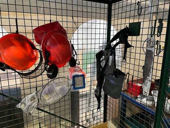 Sikringsbur med indhold