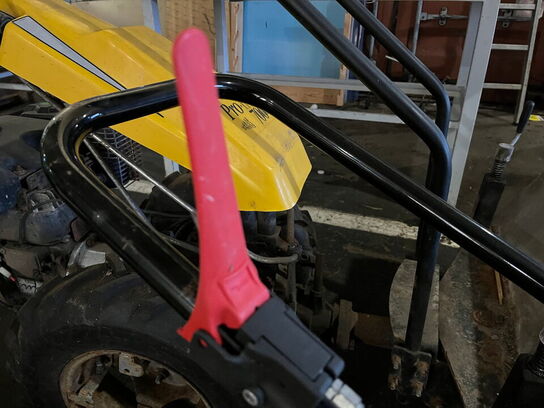 Redskabsbærer, TEXAS PRO TRAC 700,  med kost og skrabeblad