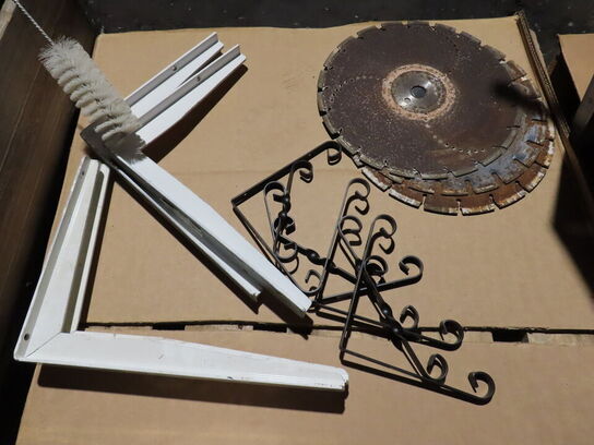 Indholdet på pallen