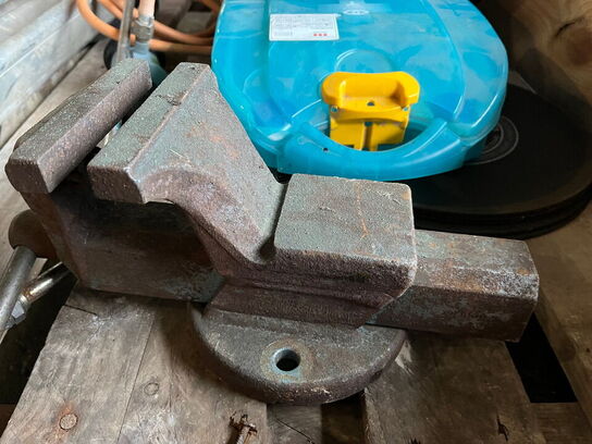 Indholdet på pallen