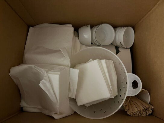 4 stk. kasser med indhold