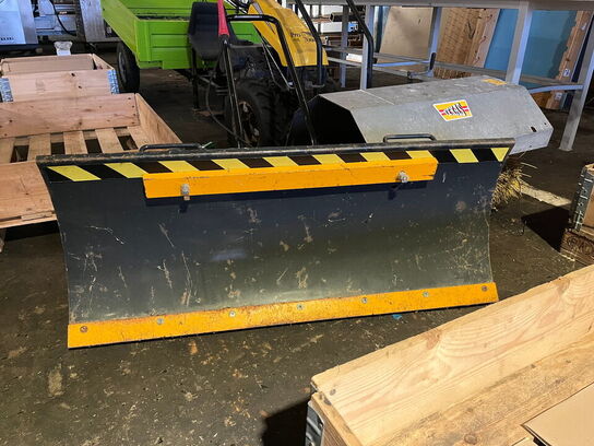 Redskabsbærer, TEXAS PRO TRAC 700,  med kost og skrabeblad