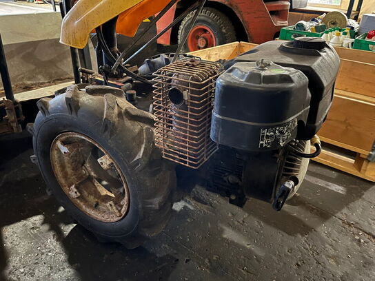 Redskabsbærer, TEXAS PRO TRAC 700,  med kost og skrabeblad