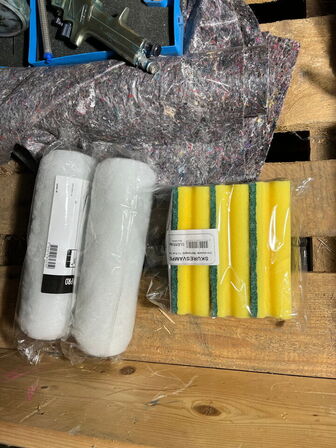 Indholdet på pallen