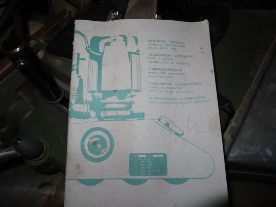 Fræser med fremfører, UNIVER SF 900 og fremfører 508