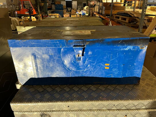 Stor ALU-transportkasse samt 3 mindre transportkassser