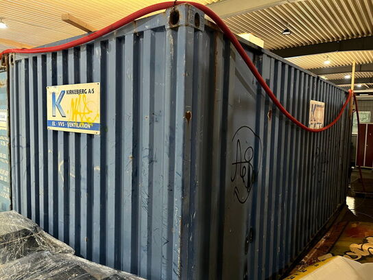 20" container med reoler, el-tarvle og lys