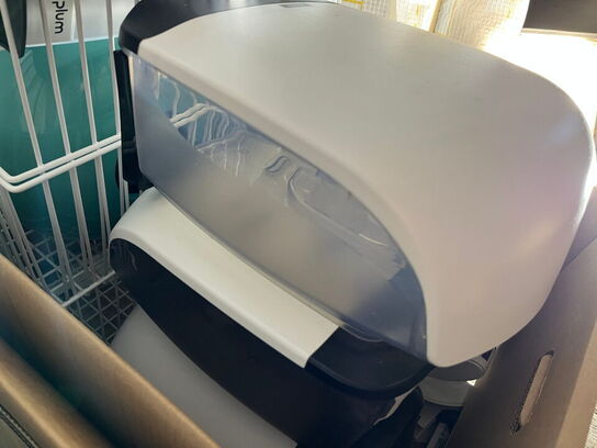 2 stk. kasser med indhold