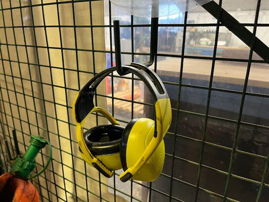 Sikringsbur med indhold