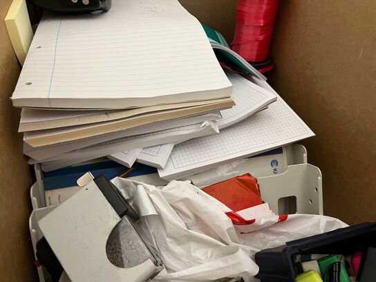 4 stk. kasser med indhold