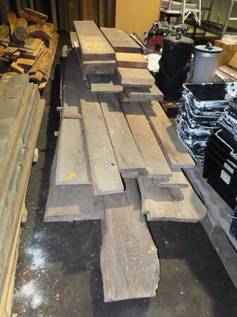 Genbrugstræ, rester af spærtræ mm. 