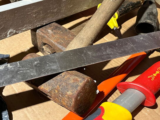 Indholdet på pallen