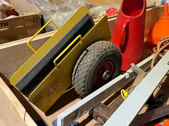 Indholdet på pallen