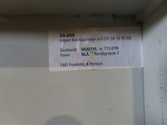 Våbenskab/nøgleskab, SG-2000