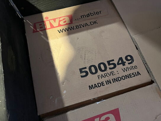 Indholdet på pallen