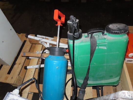 Indholdet på pallen