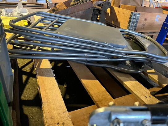 Indholdet på pallen