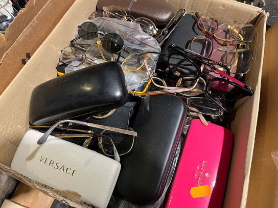 6 stk. kasser med brugte briller