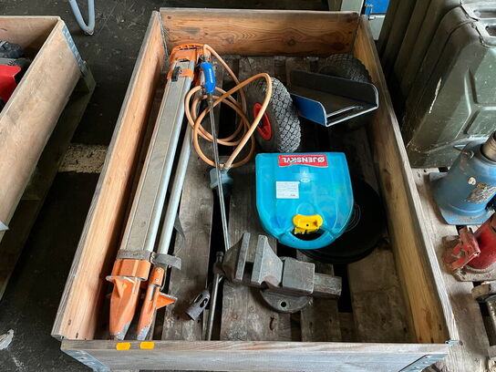 Indholdet på pallen