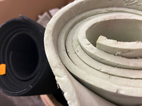 4 stk. kasser med indhold