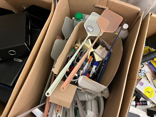 4 stk. kasser med indhold