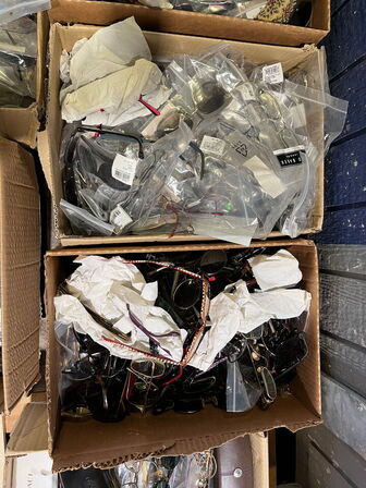 7 stk. kasser med brugte briller