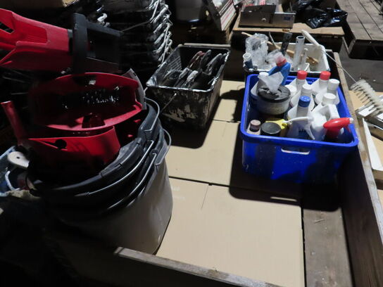 Indholdet på pallen