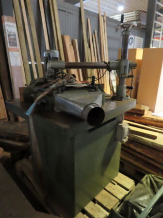 Fræser med fremfører, UNIVER SF 900 og fremfører 508