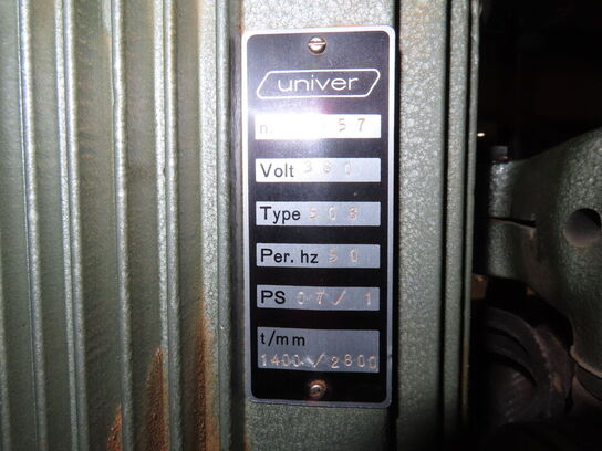 Fræser med fremfører, UNIVER SF 900 og fremfører 508