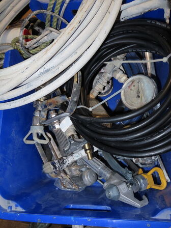 Indholdet på pallen