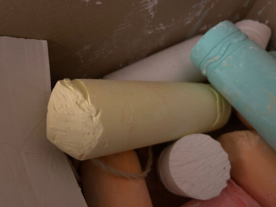 4 stk. kasser med indhold