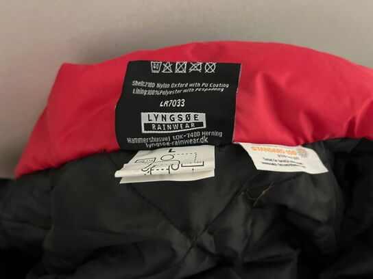 1 kasse med arbejdstøj